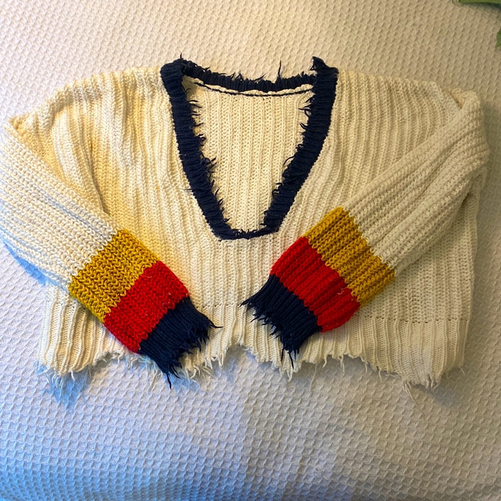 WILDFOX sweater in white, navy blue, red and yellow, size medium